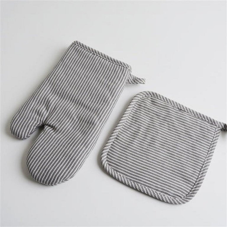 Heat Resistant Oven Mitts & Pot Holder Set